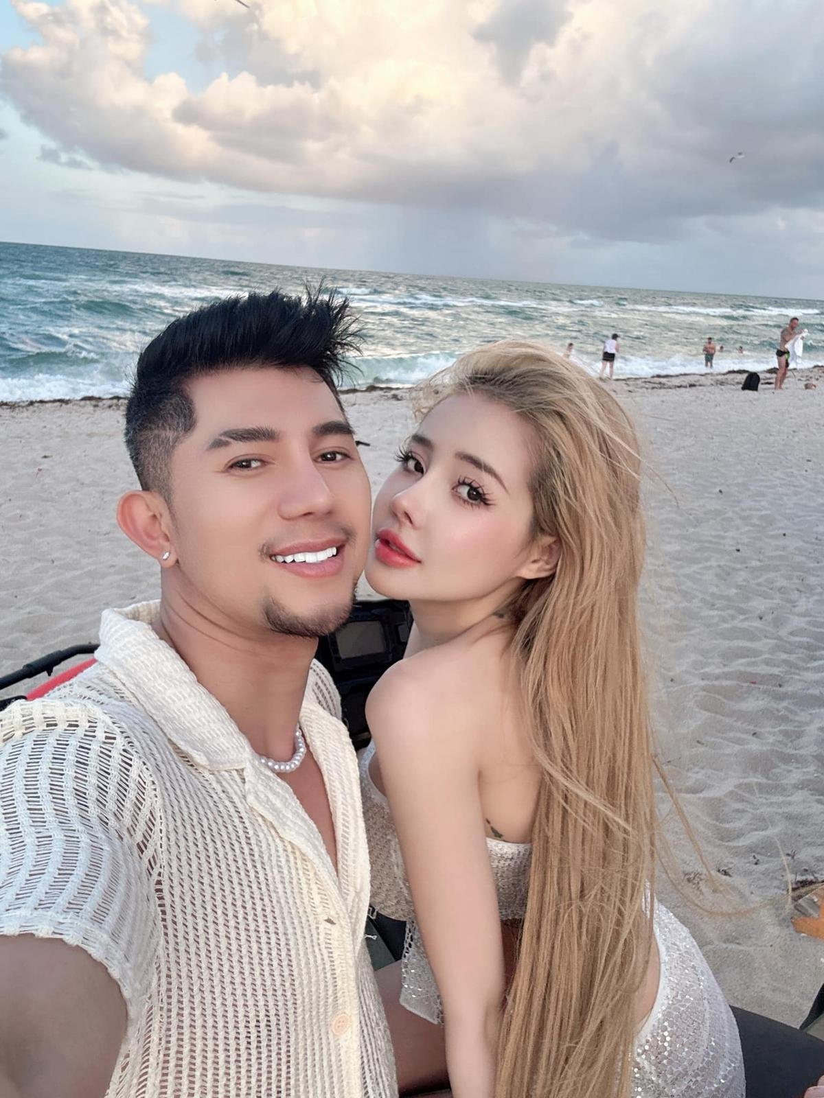 Ngân 98 và Lương Bằng Quang đã có nhiều năm đồng hành cùng nhau trong cuộc sống lẫn công việc. (Ảnh: FBNV)