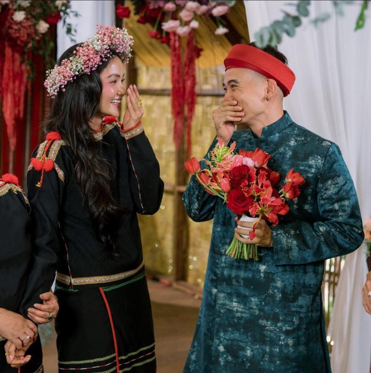 Sau 7 năm hẹn hò, cặp đôi trai tài gái sắc này đã đi đến cái kết viên mãn của cuộc đời. (Ảnh tổng hợp)