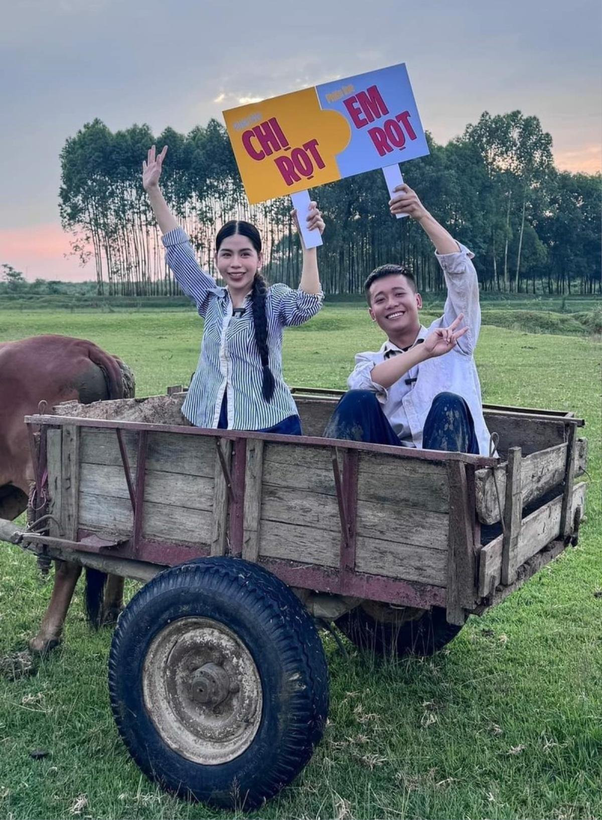 Thời gian qua, Quang Linh Vlogs và Hằng Du Mục bị chỉ trích khi quảng cáo 'lố' sản phẩm kẹo Kera.