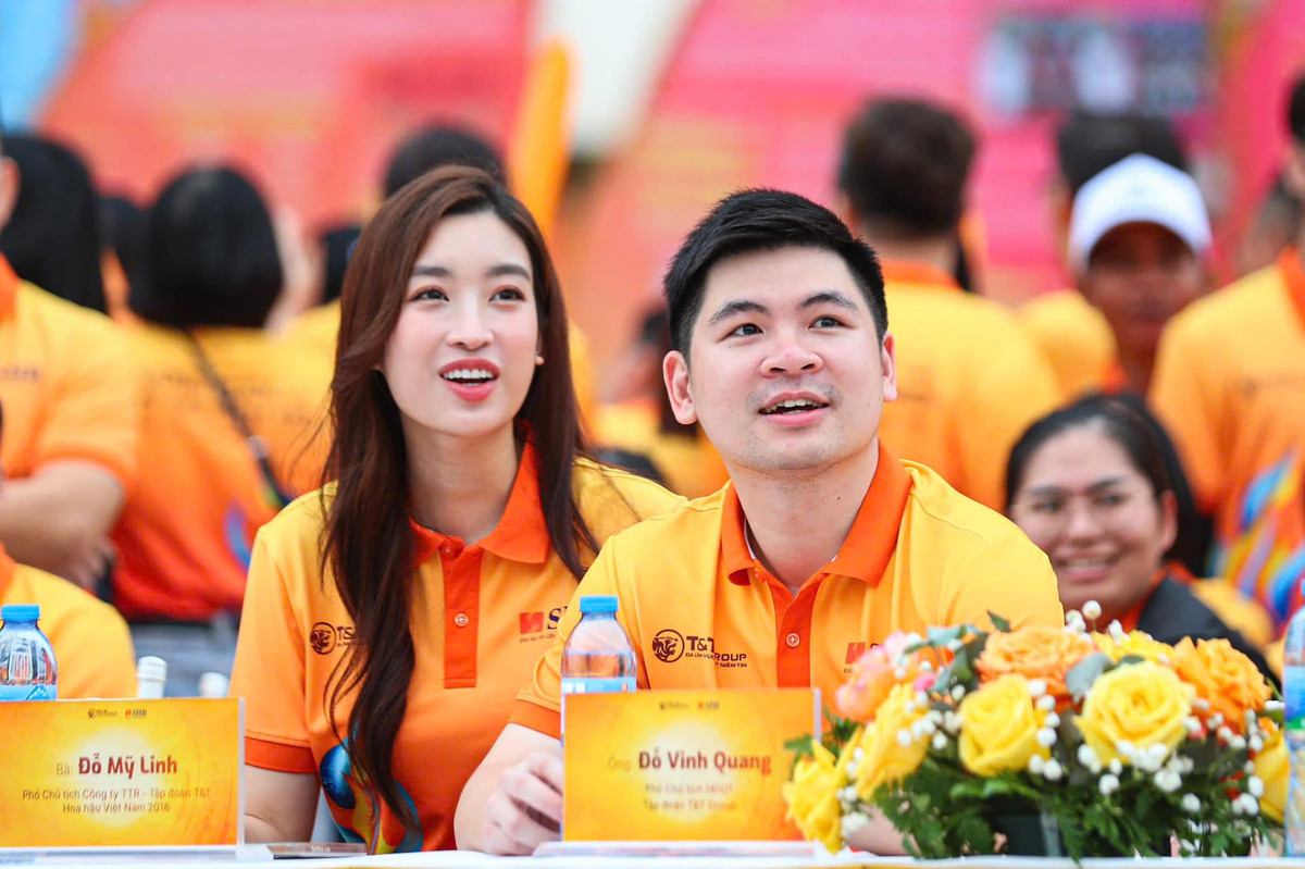 Đỗ Mỹ Linh và chồng. (Ảnh FBNV)