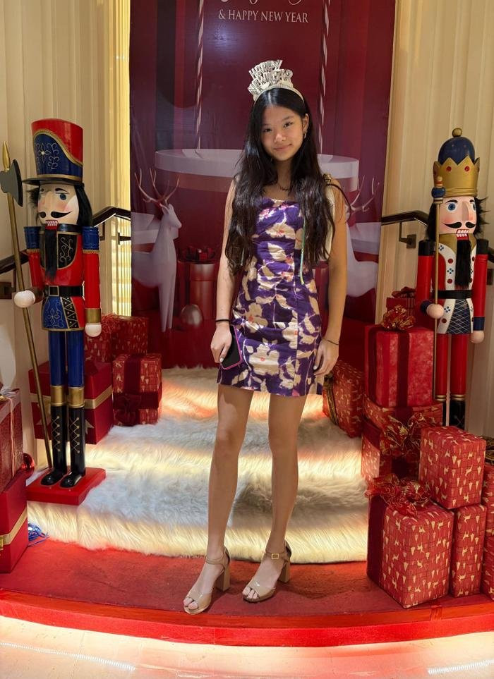 Con gái Trương Ngọc Ánh sở hữu chiều cao vượt trội, gương mặt thanh tú đậm chất Á Đông. (Ảnh: FBNV)