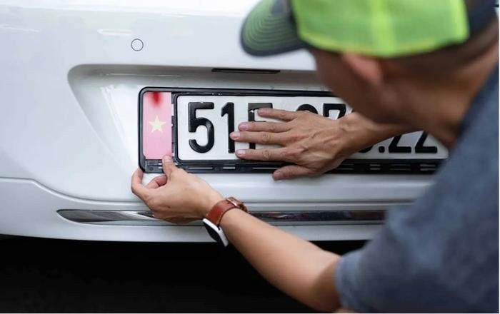 Sau khi sáp nhập tỉnh, người dân không bắt buộc phải đổi biển số xe hoặc giấy chứng nhận đăng ký xe. Ảnh minh họa