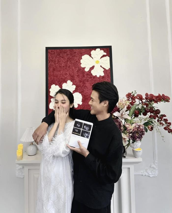 Quỳnh Lương từng gây xôn xao cõi mạng khi khoe chuyện mang bầu trong ngày mùng 1 Tết Nguyên đán. Ảnh: FBNV