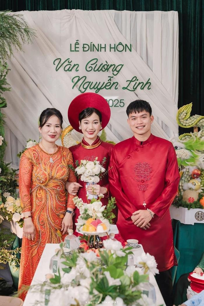Hồ Văn Cường đã làm lễ ăn hỏi trước khi lên U22 Việt Nam. Ảnh: FBNV