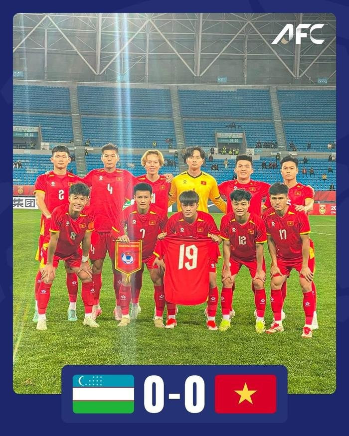 U22 Việt Nam xuất sắc hoà Uzbekistan và đứng trước cơ hội vô địch.