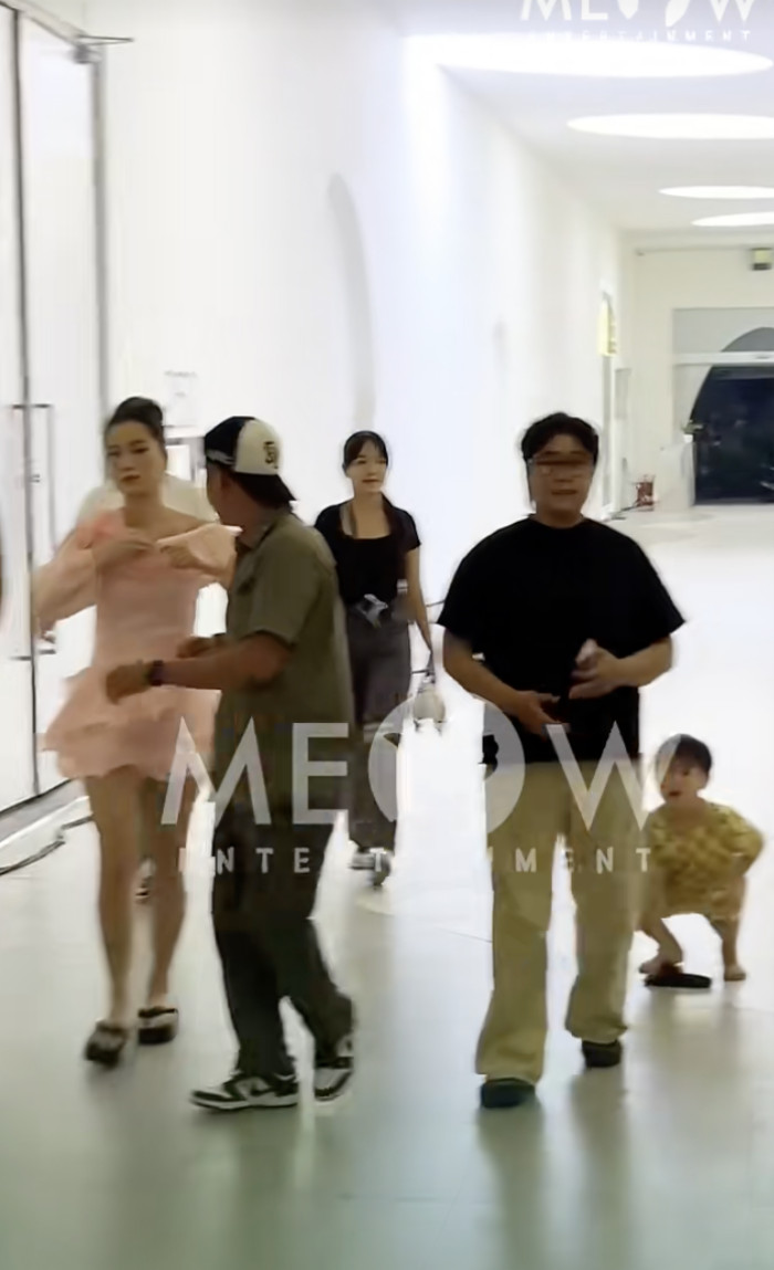 Lâm Vỹ Dạ tại hậu trường. (Ảnh chụp màn hình TikTok Meow Entertainment)