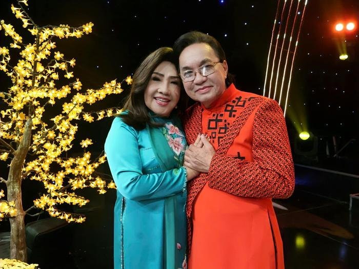 NSND Lệ Thuỷ bày tỏ sự lo lắng, cầu mong NSND Thanh Tuấn sẽ sớm hồi phục sức khoẻ. (Ảnh: FBNV)