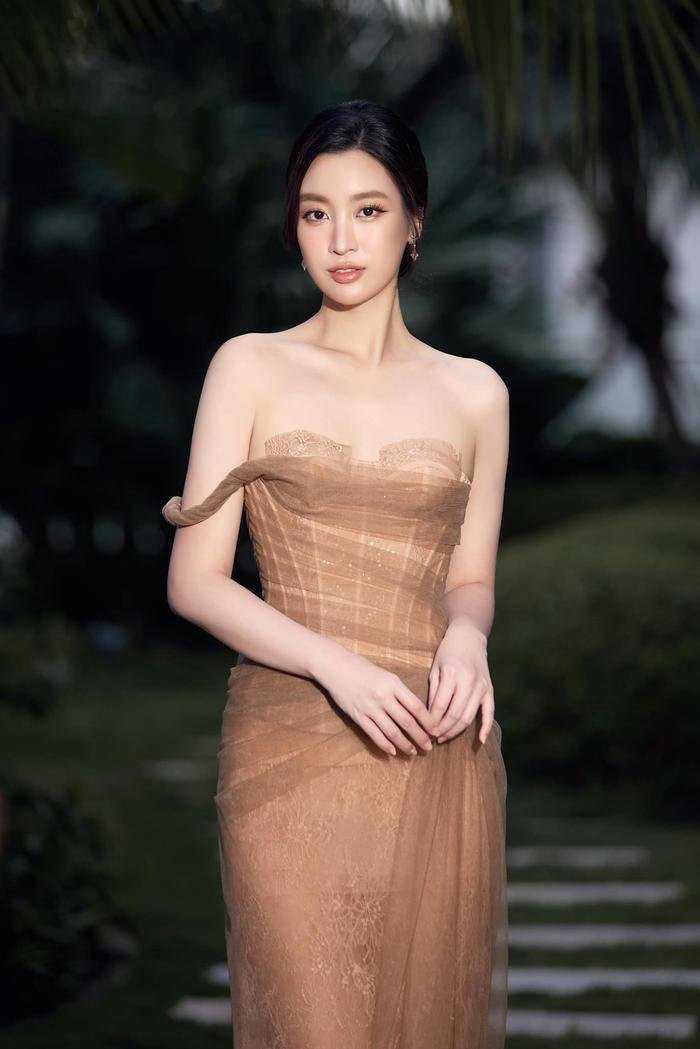 Hoa hậu Đỗ Mỹ Linh rời xa showbiz từ ngày 'yên bề gia thất'. (Ảnh: FBNV)