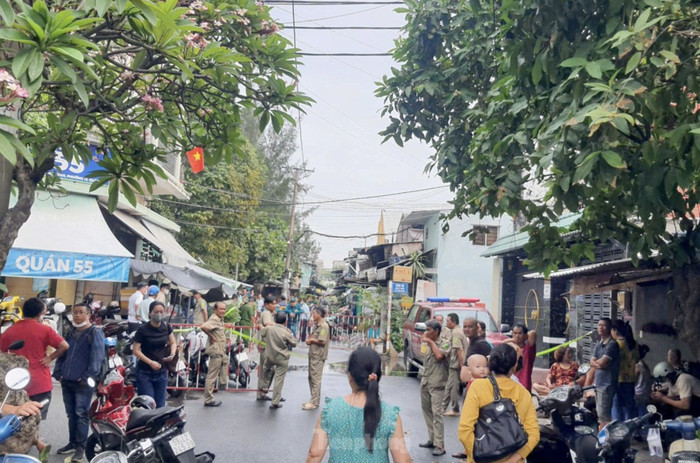 Hiện trường xảy ra vụ cháy đang được chức năng phong toả để điều tra, làm rõ. (Ảnh: Tiền Phong)
