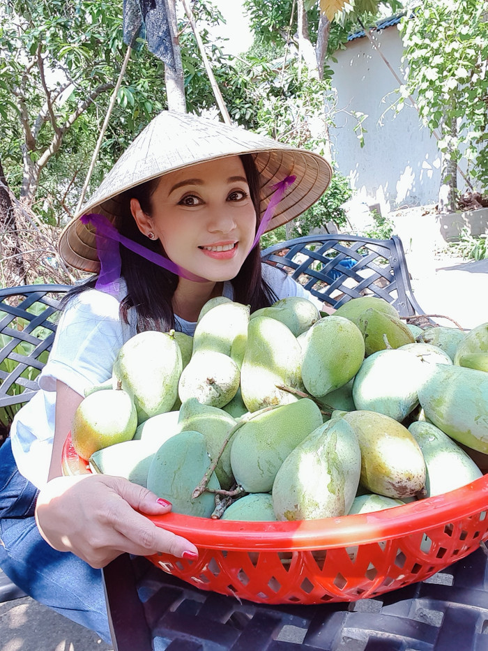 Cuộc sống bình yên của Việt Trinh ở hiện tại. (Ảnh FBNV)