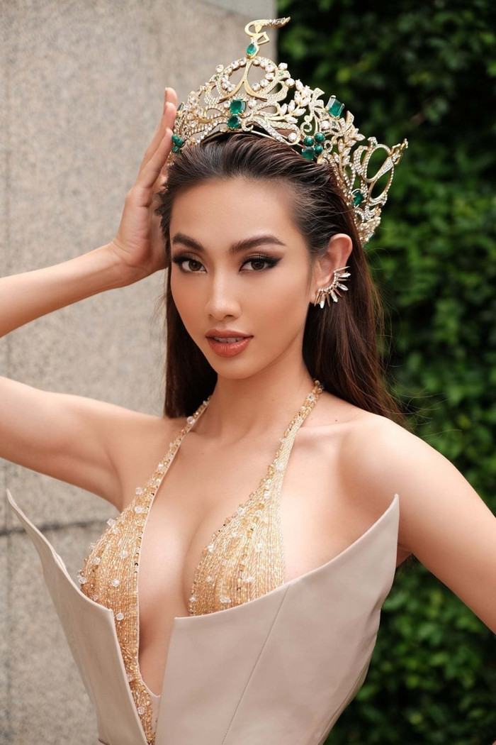 Hoa hậu Thùy Tiên đang là nhân vật được nhiều khán giả quan tâm nhất mạng xã hội.