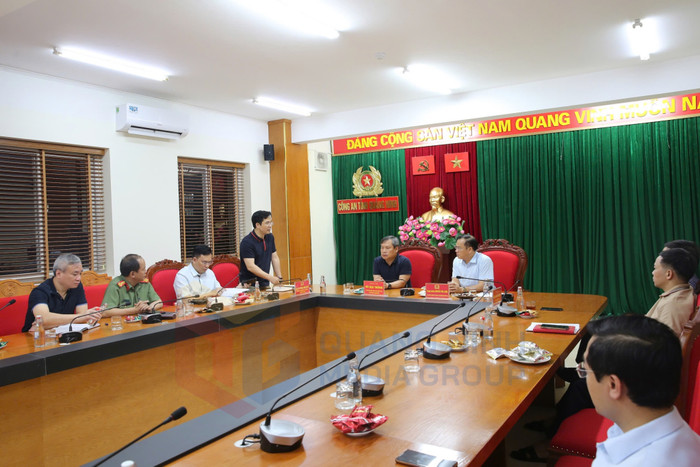Trung tướng Nguyễn Văn Long, Thứ trưởng Bộ Công an và Bí thư Tỉnh ủy Vũ Đại Thắng trực tiếp chỉ đạo triển khai phương án truy bắt các đối tượng