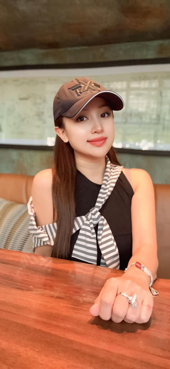 Vân Hugo gửi lời xin lỗi đồng thời cho biết sẽ rút kinh nghiệm sâu sắc cho tương lai. (Ảnh: FBNV)