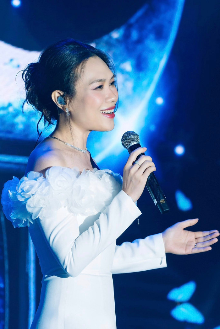 Mỹ Tâm cho biết bí quyết trẻ lâu chính là 'không nghĩ mình lớn'. (Ảnh: FBNV)