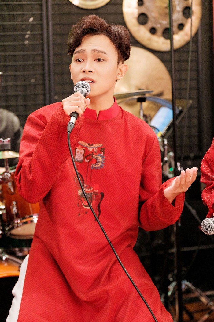 ca-si-ho-van-cuong-1747579112.jpg