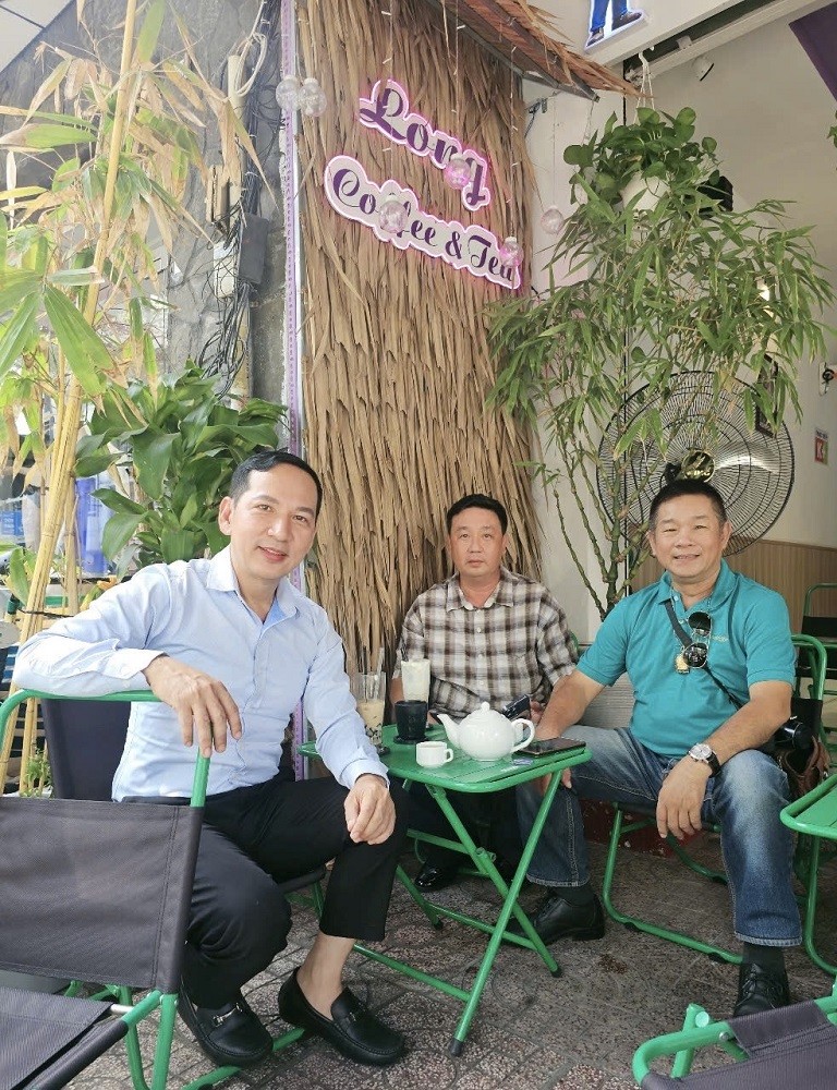 nghe-si-thien-long-mo-quan-long-coffee-1748404285.jpg