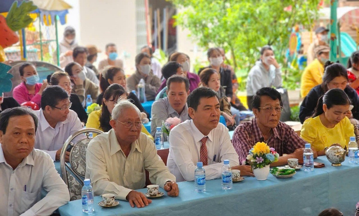 dai-bieu-phu-huynh-hoc-sinh-tham-du-le-tong-ket-nam-hoc-2024-2025-o-truong-mam-non-tan-dong-1748780229.jpg