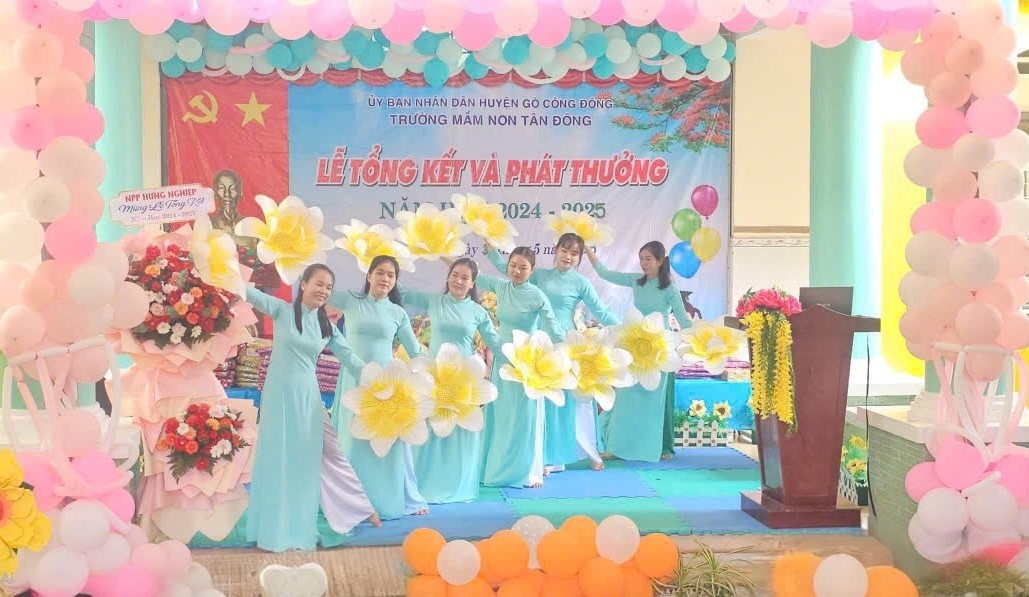 tiet-muc-van-nghe-do-cac-co-giao-truong-mam-non-tan-dong-trinh-dien-1748780228.jpg