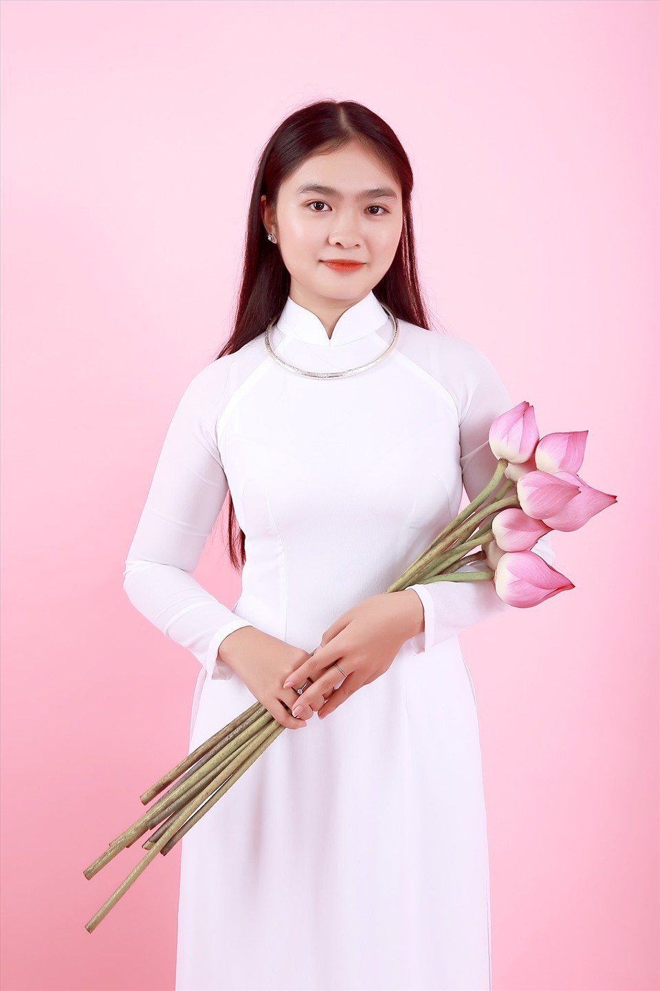 thien-ngan-va-hoa-sen-1749912922.jpg