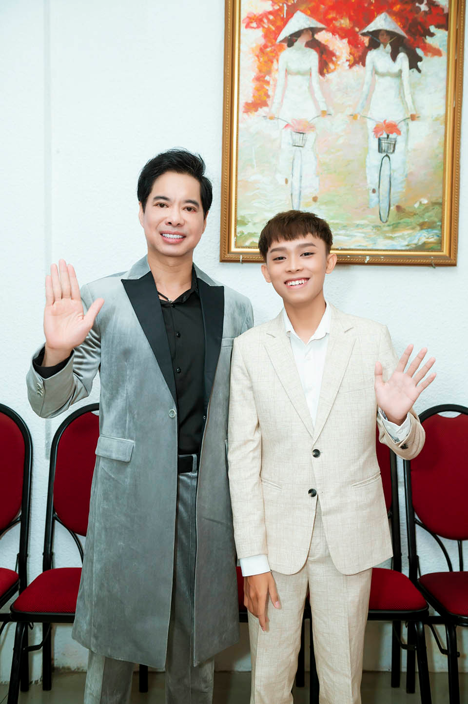 ho-van-cuong-va-danh-ca-ngoc-son-1750604001.png