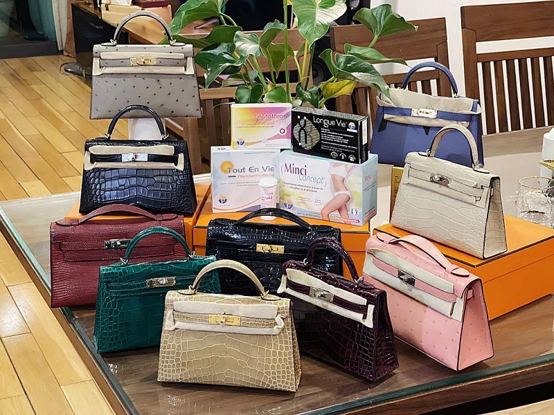 cun-bong-khoe-hang-loat-tui-hermes-co-gia-dat-do-co-chiec-gia-tri-bang-can-chung-cu-1750821946.jpg