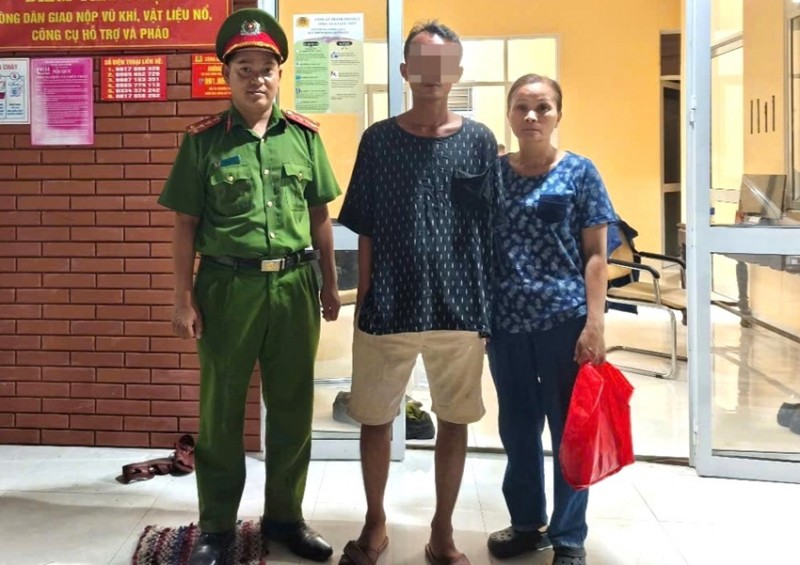 mat-tich-thoi-gian-dai-thanh-nien-duoc-tim-thay-bat-tinh-trong-rung-1750823431.jpeg