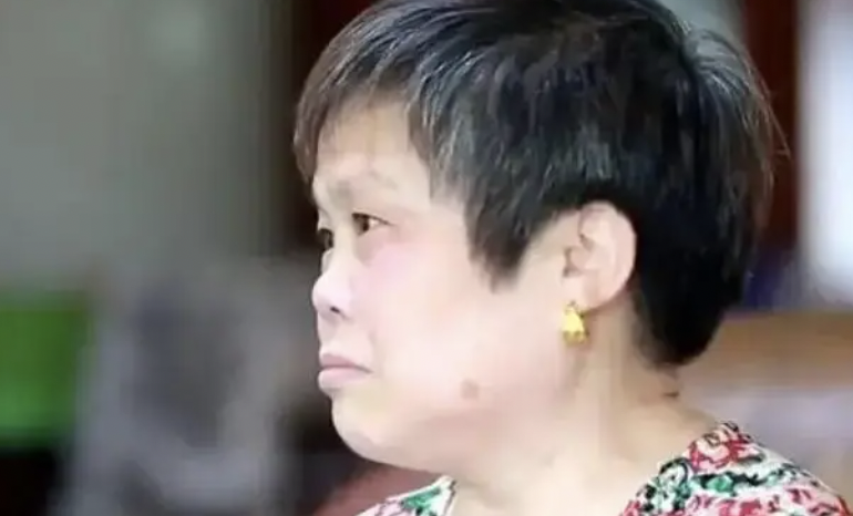 me-phan-kiet-bat-khoc-khi-nhac-den-con-trai-1750786592.png