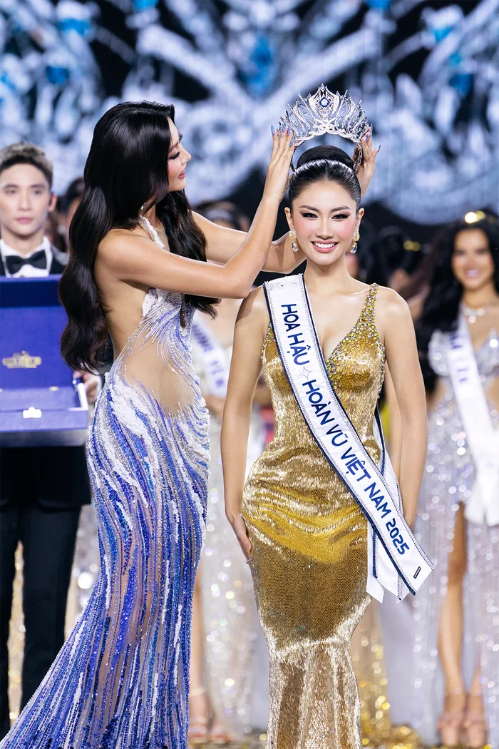 hoa-hau-nguyen-hoang-phuong-linh-dang-quang-1751215235.jpg