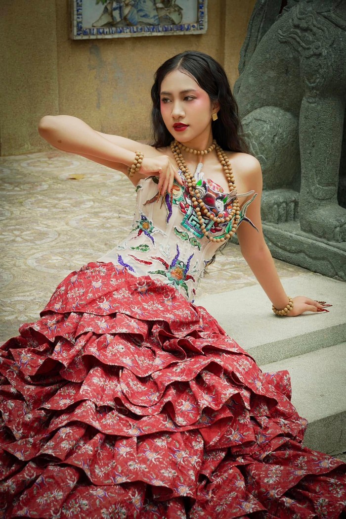 ha-truc-linh-tung-dang-quang-cuoc-thi-hoa-khoi-tai-chinh-marketing-tphcm-2023-1751244350.jpg
