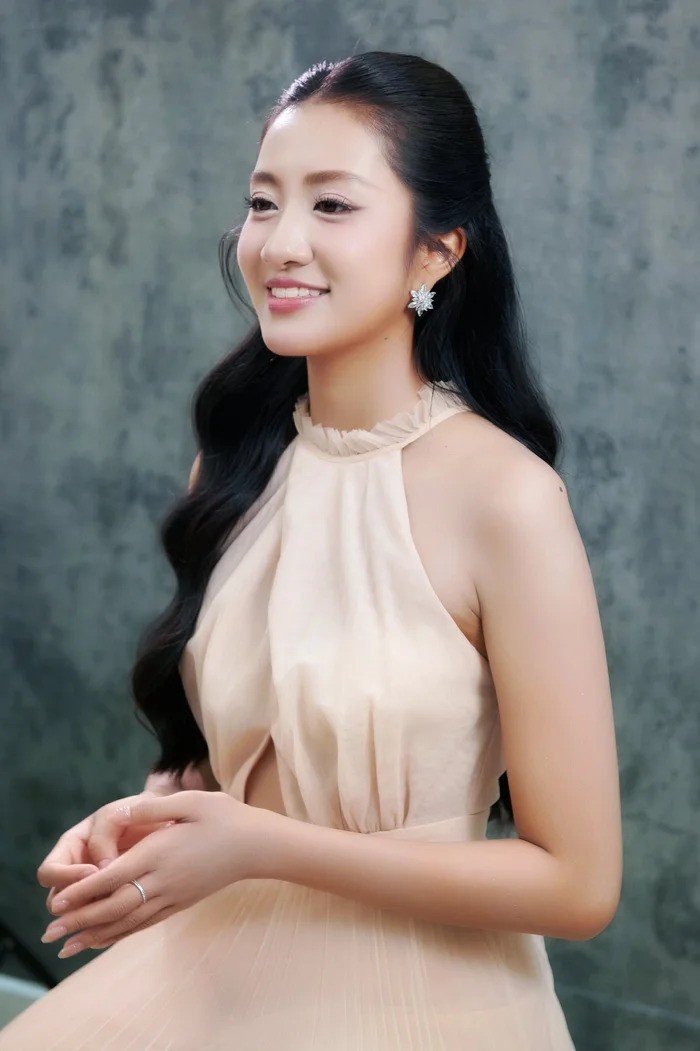 hoa-hau-ha-truc-linh-1751644492.jpg