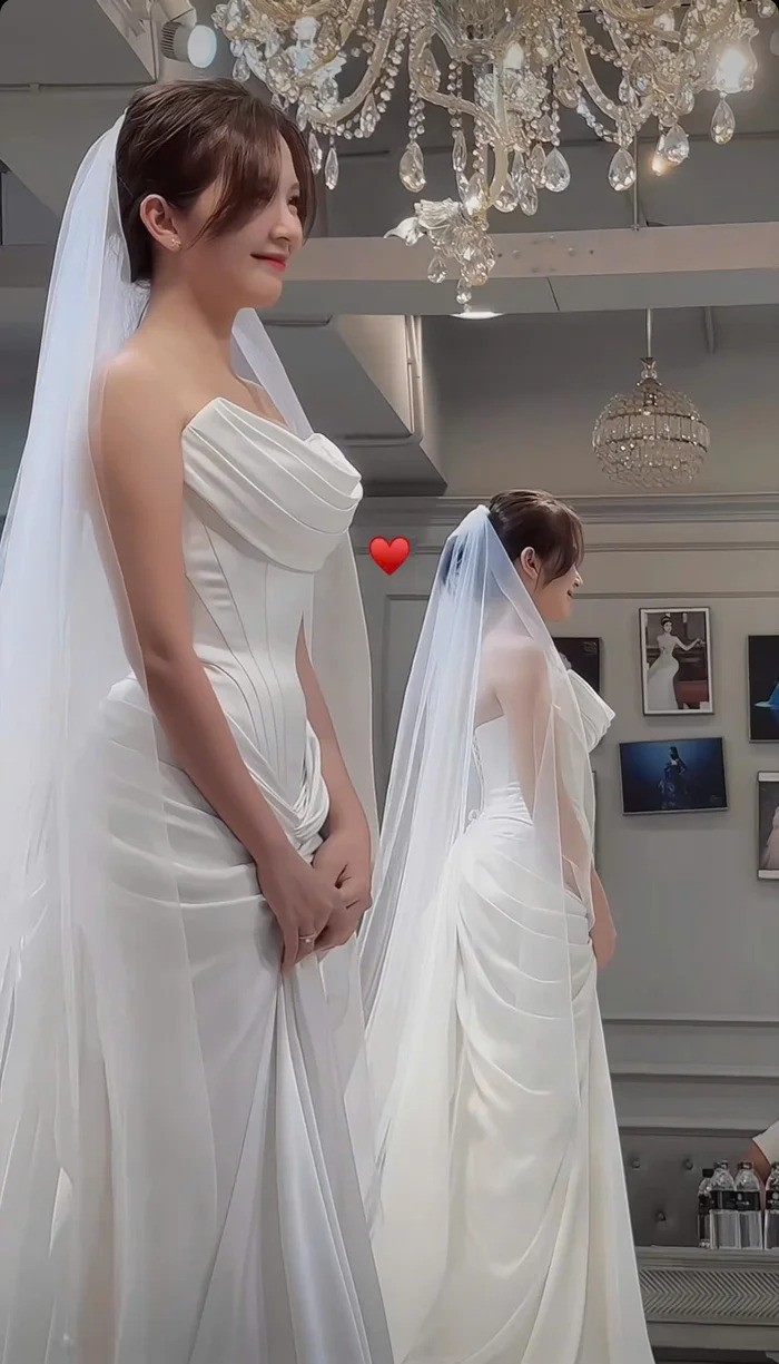 ngoc-huyen-thu-vay-cuoi-1751716262.jpg