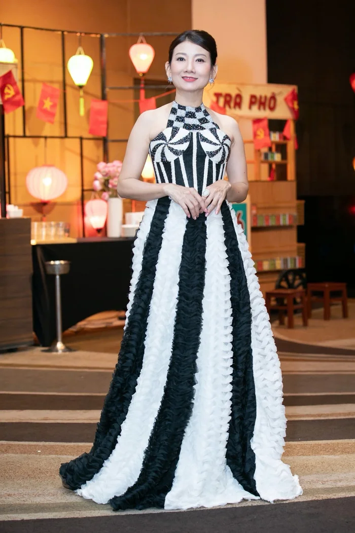 hinh-anh-nsnd-my-uyen-1752400147.jpg