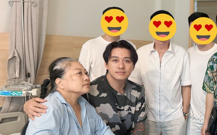 ca-si-tuan-hung-cung-me-o-benh-vien-1752902814.jpg
