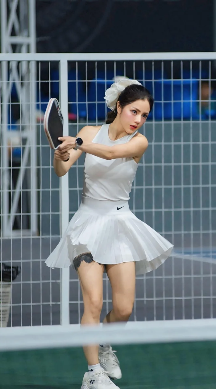 vo-huynh-anh-co-moi-quan-he-rong-rai-thuong-xuyen-ru-ban-be-dong-nghiep-di-choi-pickleball-1753542692.jpg