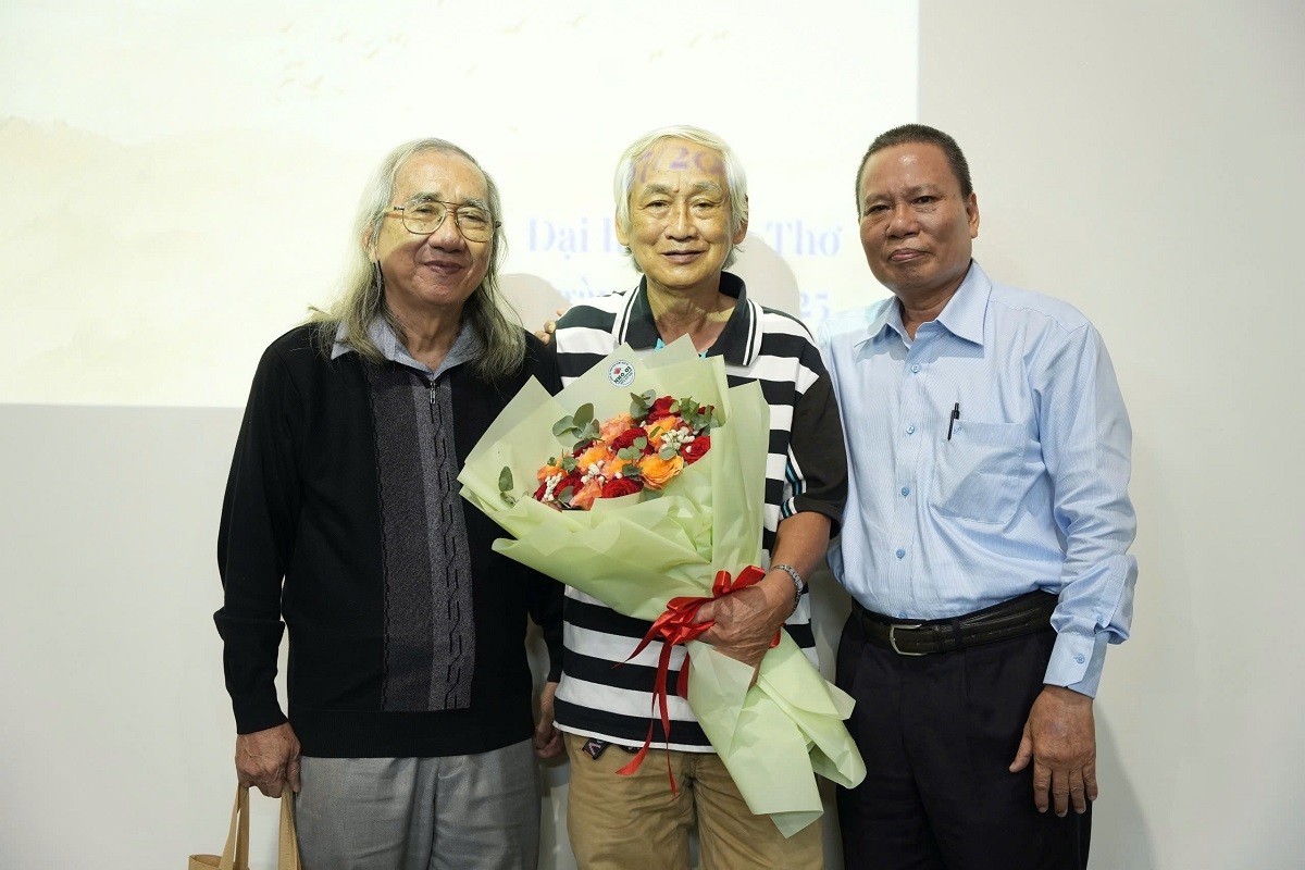 dien-gia-nhat-chieu-nhac-si-ho-hoang-va-ong-tran-chau-1753728641.jpg