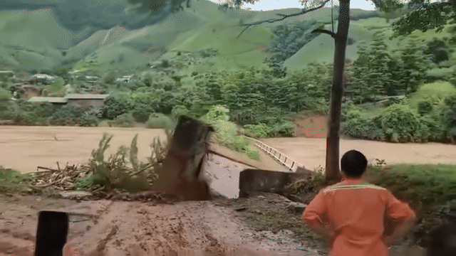 anh-gif-lu-cuon-troi-cau-be-tong-1754104482.gif