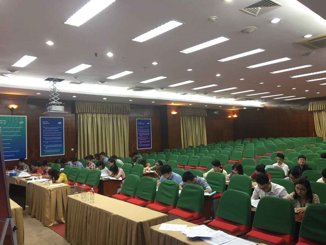 chuong-trinh-huan-luyen-an-toan-lao-dong-lan-dau-1754483718.jpg