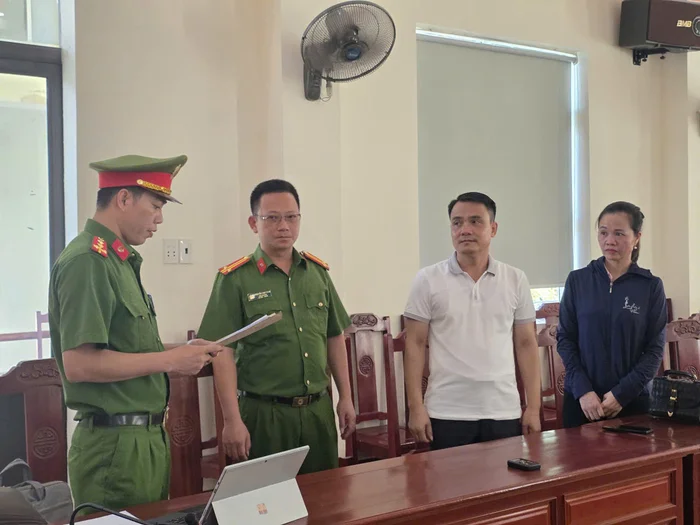 thi-hanh-lenh-khoi-to-bi-can-doi-voi-vu-ngoc-liem-va-ngo-thi-tuyet-1754538747.jpg