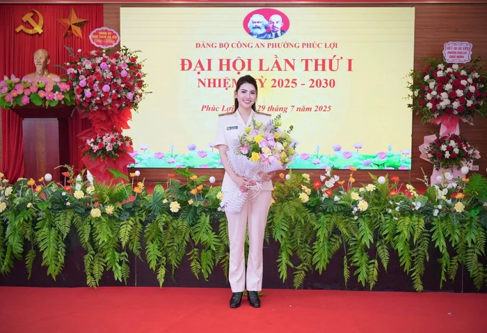 hinh-anh-thieu-ta-mai-ly-trong-bo-quan-phuc-1754833829.jpg