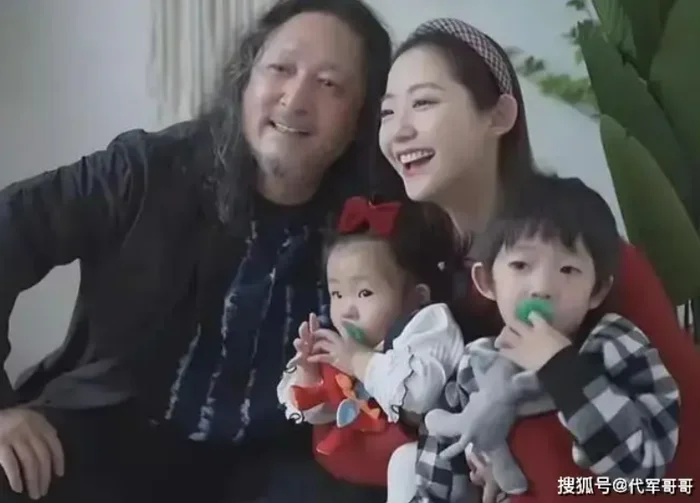 anh-gia-dinh-van-thien-huy-1754975828.jpg