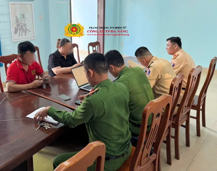 lay-loi-khai-doi-tuong-chan-xe-khach-1755351828.jpg
