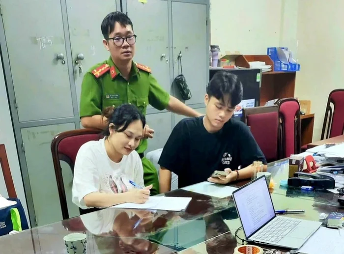ngo-thi-theu-tai-co-quan-cong-an-1755344022.jpg