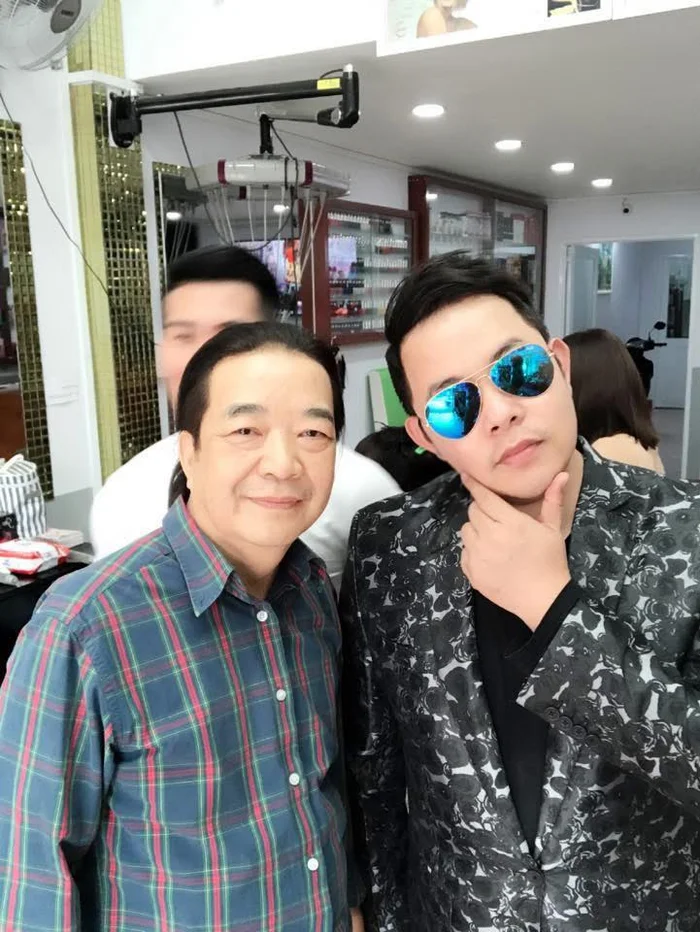 ca-si-quang-le-bang-hoang-tiec-thuong-khi-nghe-tin-nghe-si-dan-bau-pham-duc-thanh-ra-di-dot-ngot-1755960244.jpg