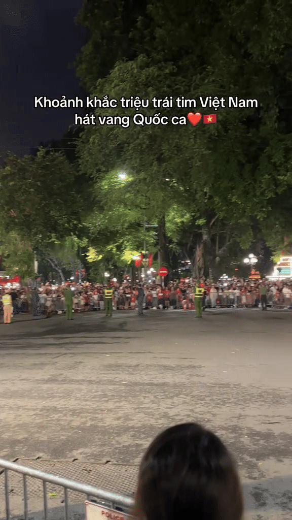 anh-gif-hat-quoc-ca-1756049580.gif
