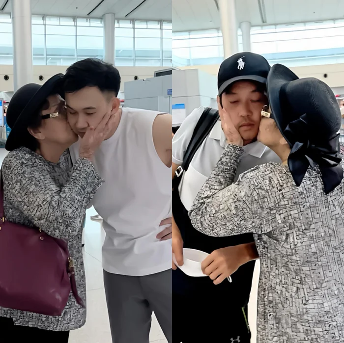 hoai-linh-va-me-1756182723.jpg
