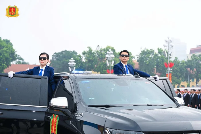 anh-2-dong-chi-phu-trach-xe-chevrolet-1756567032.jpg