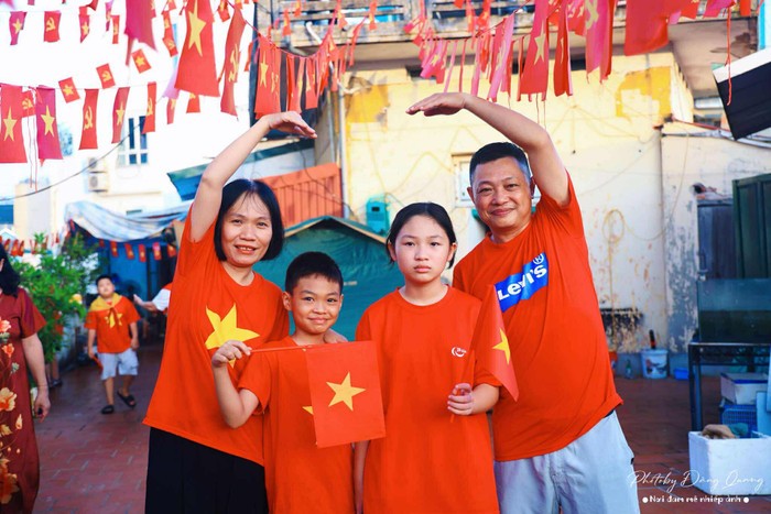 2-tre-tho-xuong-pho-ngay-quoc-khanh-viet-nam-1756829109.jpg