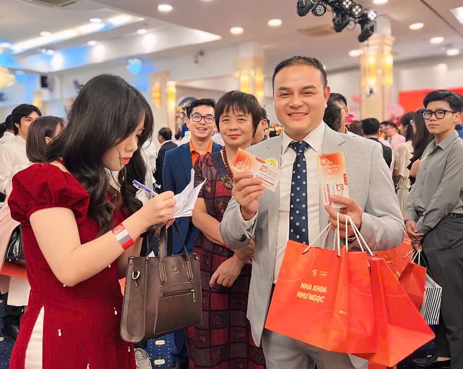 15-doanh-nhan-nguyen-hong-dang-su-kien-ky-niem-18-nam-thanh-lap-nha-khoa-nhu-ngoc-1757484705.jpg