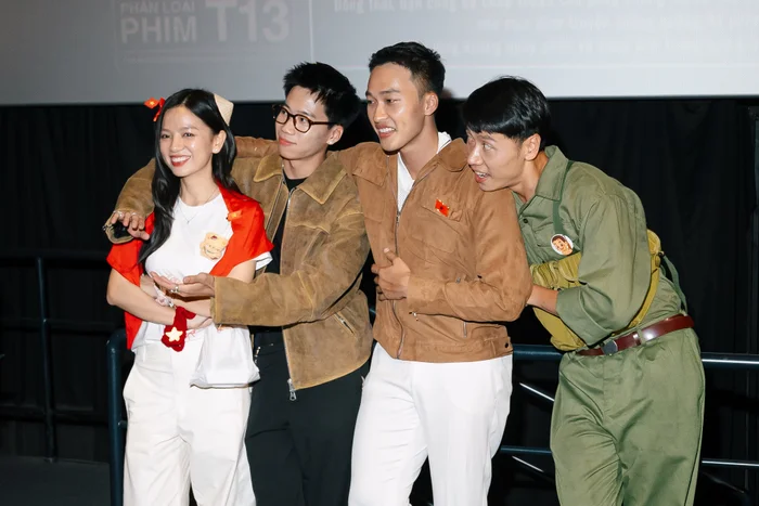 cac-dien-vien-trong-hop-bao-1757592720.jpg