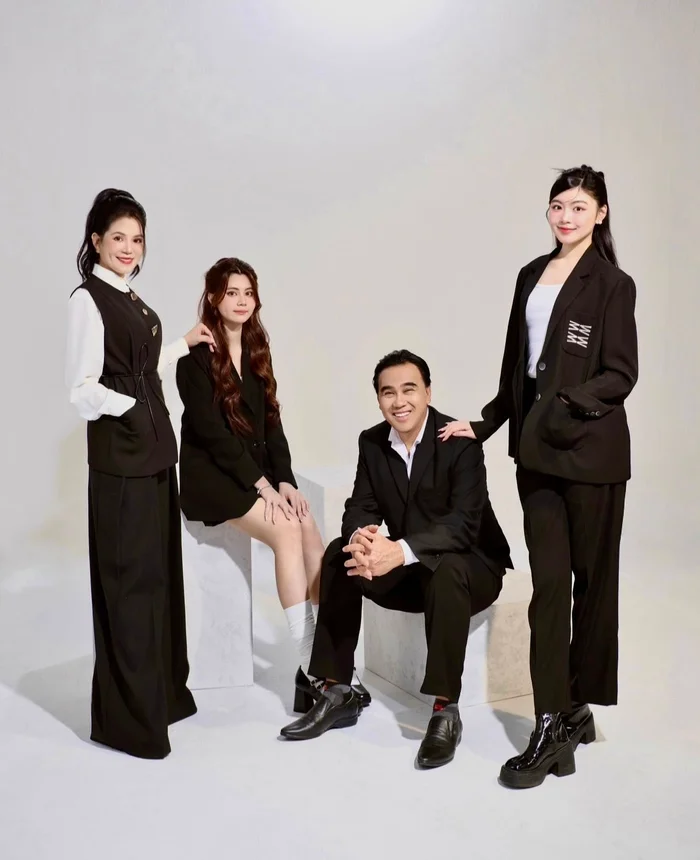 anh-gia-dinh-quyen-linh-hien-tai-1757675292.jpg